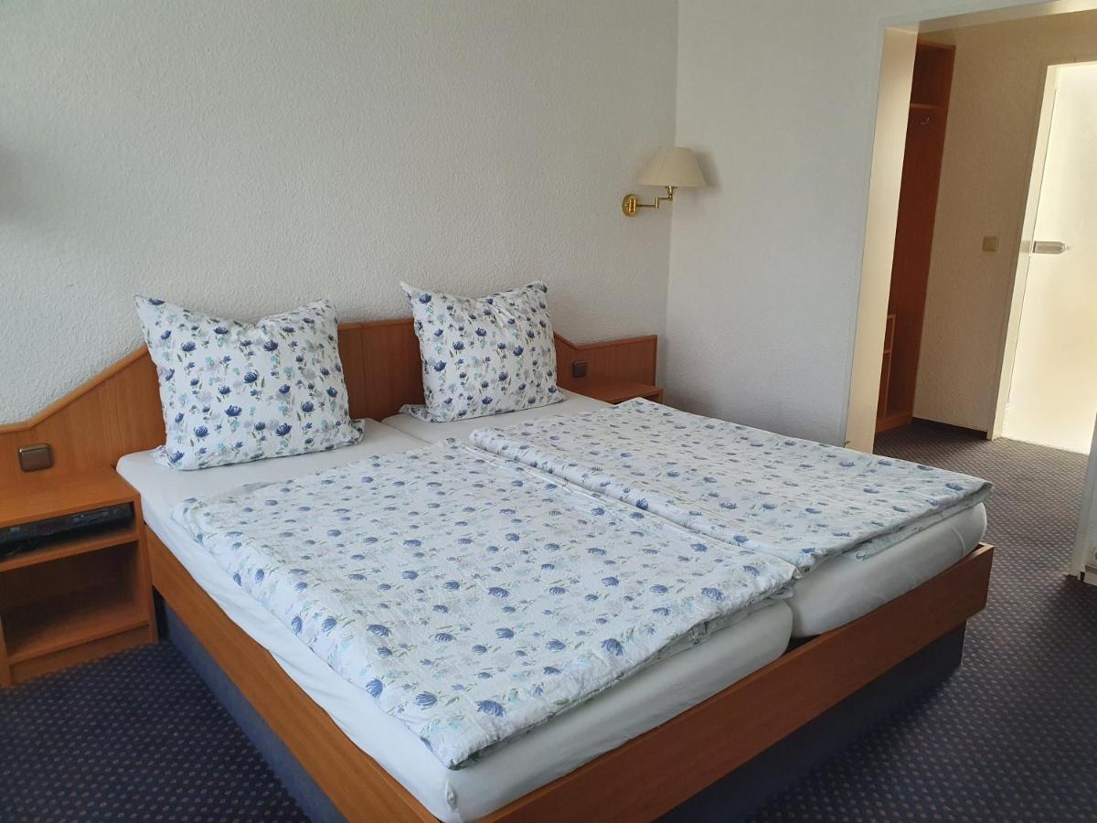 Hotel Pension Störtebeker Biendorf Exteriör bild